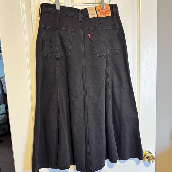 NWT- Levi's Vintage Black Denim Midi Skirt, with stretch - Picture 2 of 8